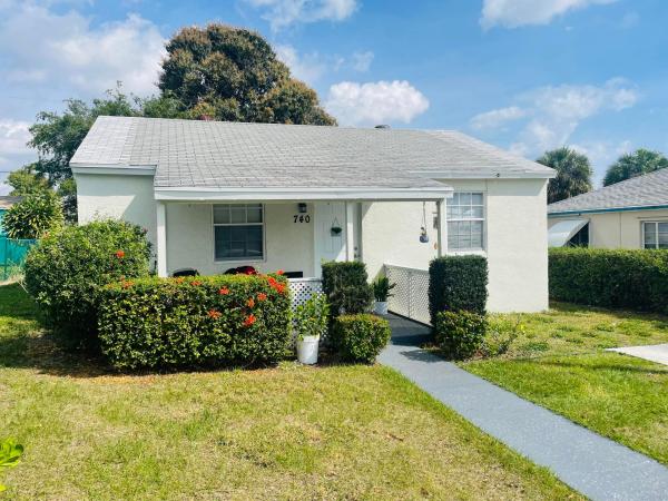 Riviera Beach Heights, 740 W 4th St, Riviera Beach, Florida 33404, image 1