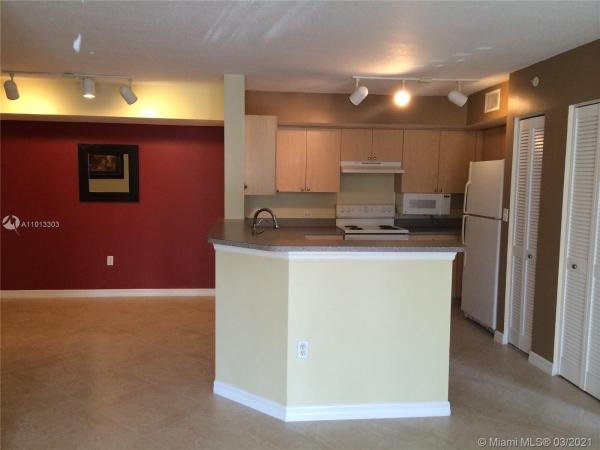 Mirabella Villas, 811 Villa Cir, Boynton Beach, Florida 33435, image 2