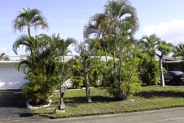 Englewood Manor, 3032 Scanlan Ave, Lake Worth, Florida 33461, image 2