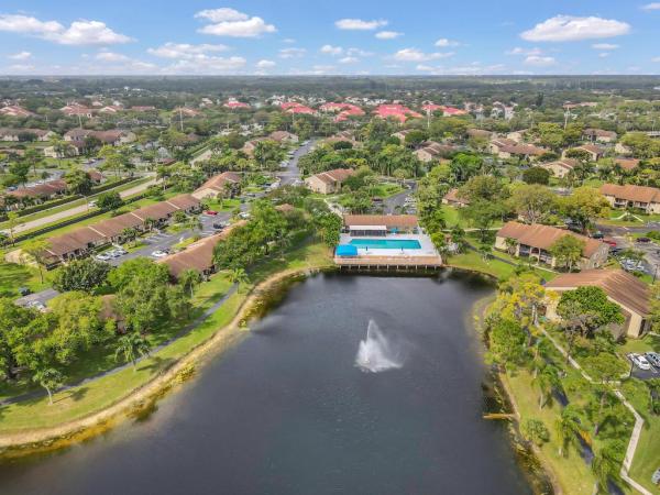 Pine Ridge North 1, 514 Shady Pine Way #D1, Greenacres, Florida 33415, image 3