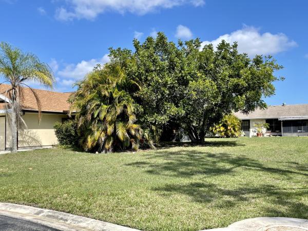 Rivergreen Villas, 1478 SE Larkwood Cir #1, Port St. Lucie, Florida 34952, image 2