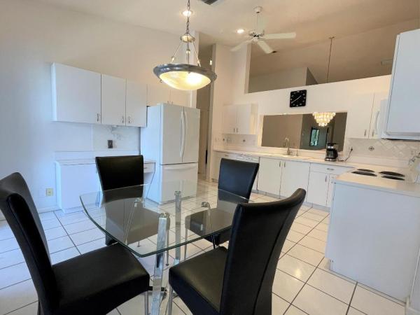 Sun Valley East, 9729 Sills Dr E #203, Boynton Beach, Florida 33437, image 2