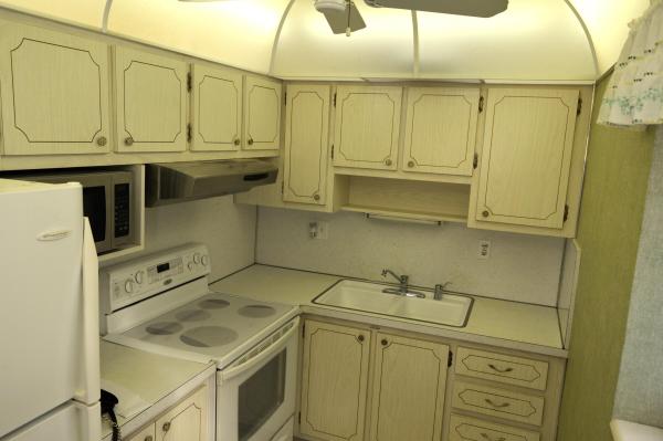 Lakeside Point Gardens, 2290 Sunset Ave #19, Lake Worth Beach, Florida 33461, image 2