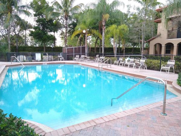 The Links At Emerald Dunes, 6516 Morgan Hill Trl #1806, West Palm Beach, Florida 33411, image 2