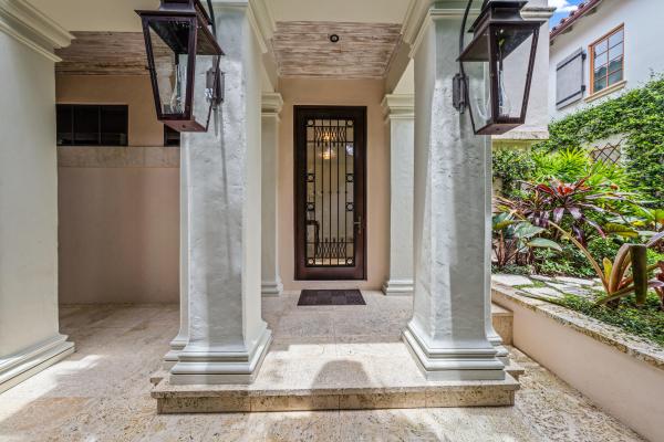 Via Flagler, 221 Royal Poinciana Way, Palm Beach, Florida 33480, image 2