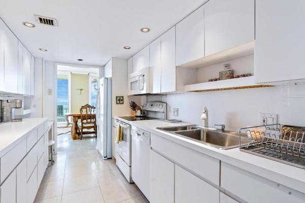 Tuscany Of Palm Beach, 3570 S Ocean Blvd #600, South Palm Beach, Florida 33480, image 3
