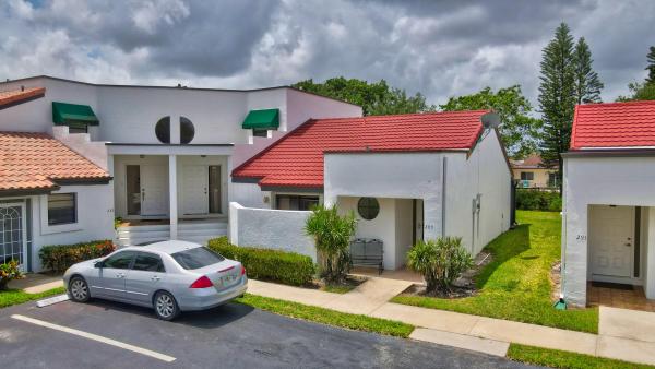 Deer Pointe, 289 NW 36th Ave, Deerfield Beach, Florida 33442, image 1