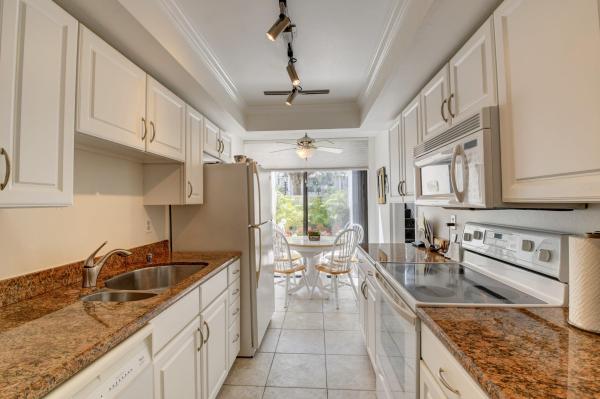 Bridgewood Townhouses At Boca West Country Club, 1001 Bridgewood Pl, Boca Raton, Florida 33434, image 2