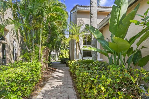 Cambridge At Wycliffe, 4667 Carlton Golf Dr, Lake Worth, Florida 33449, image 2
