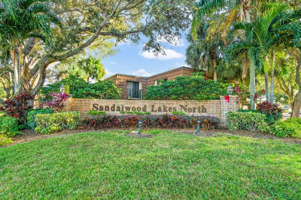 Village Of Sandalwood Lakes, 3228 32nd Way, West Palm Beach, Florida 33407, image 2