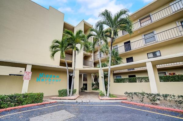 Hidden Harbour Of The Palm Beaches, 890 N Federal Hwy #110, Lantana, Florida 33462, image 1