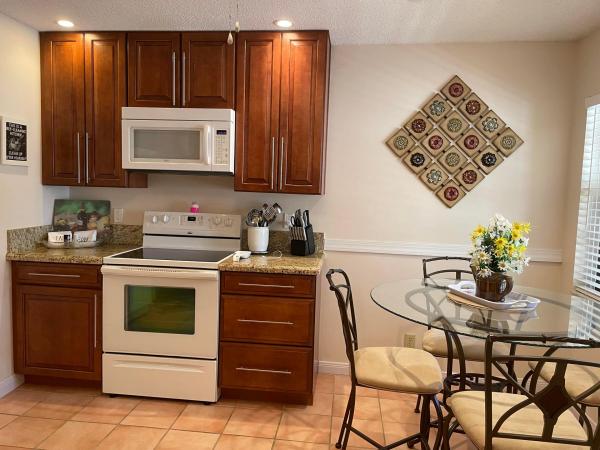 Centennial Square, 113 Centennial Ct, Deerfield Beach, Florida 33442, image 2