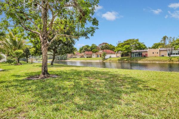 Golden Lakes Village, 179 Lake Susan Ln, West Palm Beach, Florida 33411, image 1