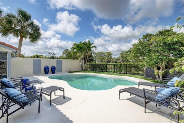 Las Casitas, 2449 Vista Del Prado Dr, Wellington, Florida 33414, image 2