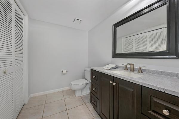 1425 Oxford Ln, Boynton Beach, Florida 33426, image 1