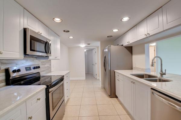 Lakeside At Delray, 2025 Lavers Cir #D504, Delray Beach, Florida 33444, image 2