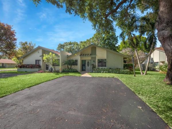 Shadywoods 1, 3820 Arelia Dr S, Delray Beach, Florida 33445, image 1