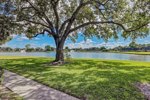 Village Of Sandalwood Lakes North, 215 Charter Way, West Palm Beach, Florida 33407, image 2