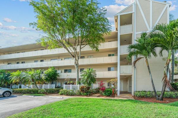 Huntington Lakes 3, 7286 Huntington Ln #208, Delray Beach, Florida 33446, image 2