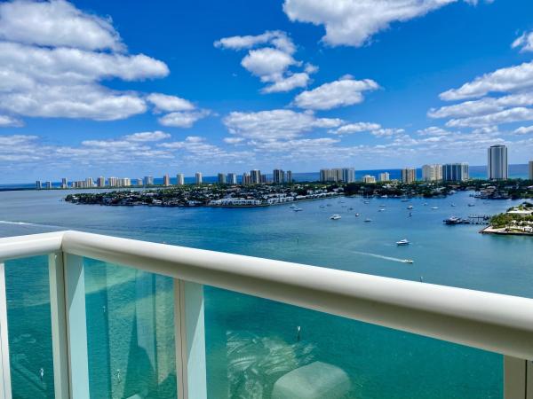 Marina Grande Club & Residences, 2640 Lake Shore Dr #2212, Riviera Beach, Florida 33404, image 2
