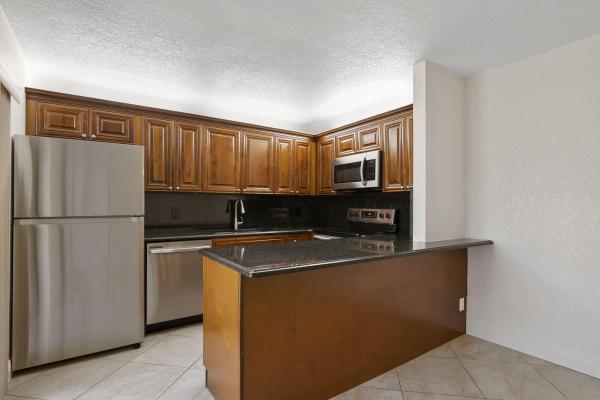 Lakewood Of Palm Springs, 128 Lake Arbor Dr, Palm Springs, Florida 33461, image 2
