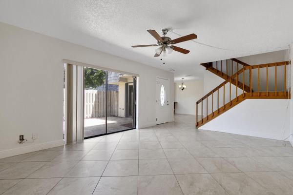 Lakewood Of Palm Springs, 128 Lake Arbor Dr, Palm Springs, Florida 33461, image 3