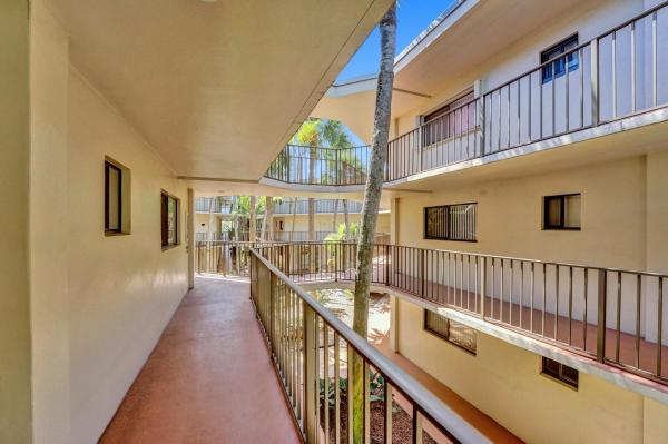 Dogwood At Las Verdes, 5340 Las Verdes Cir 215, Delray Beach, Florida 33484, image 1