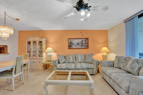 Dogwood At Las Verdes, 5340 Las Verdes Cir #215, Delray Beach, Florida 33484, image 2