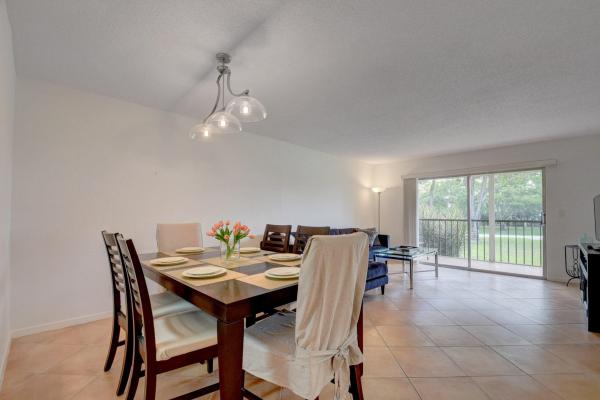 Huntington Lakes 3, 7267 Huntington Ln #206, Delray Beach, Florida 33446, image 2