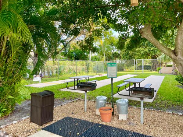 Breakwaters Of The Palm Beaches, 470 Executive Center Dr #1A, West Palm Beach, Florida 33401, image 2