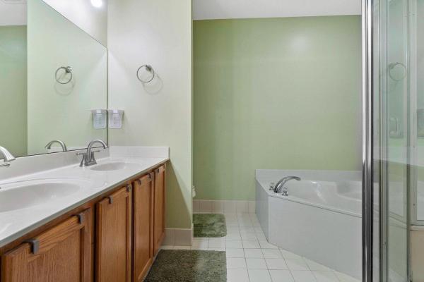 Thousand Oaks, 2015 Oakhurst Way, Riviera Beach, Florida 33404, image 2