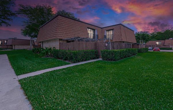 Sherwood Lakes, 302 3rd Ln, Greenacres, Florida 33463, image 2