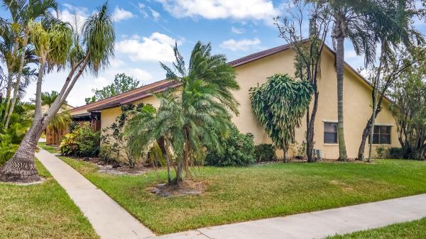 Springdale, 461 Springdale Cir #46a, Palm Springs, Florida 33461, image 2