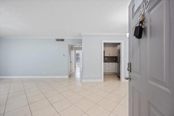 Bent Tree Gardens West, 9935 Pineapple Tree Dr #202, Boynton Beach, Florida 33436, image 3