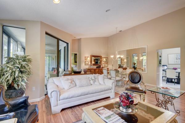 Excellente Village, 5131 Europa Dr, Boynton Beach, Florida 33437, image 2