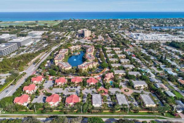 Uno Lago, 8 Uno Lago Dr, Juno Beach, Florida 33408, image 1