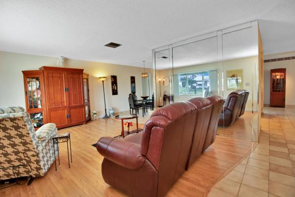 Palm Beach Leisureville, 1702 SW 18th St, Boynton Beach, Florida 33426, image 1