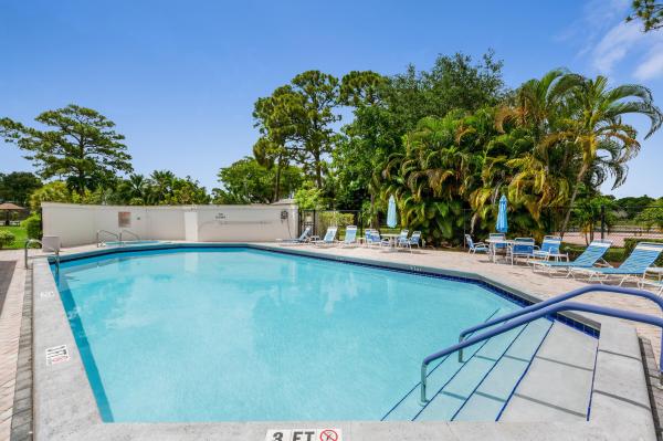 Cloisters, 6125 Elsinore Cir, Greenacres, Florida 33463, image 3