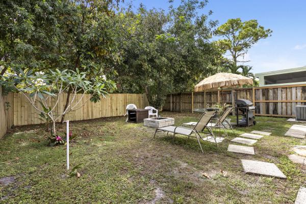 Place In The Woods At Pine Cone Estates, 9212 Green Meadows Way, Palm Beach Gardens, Florida 33418, image 2