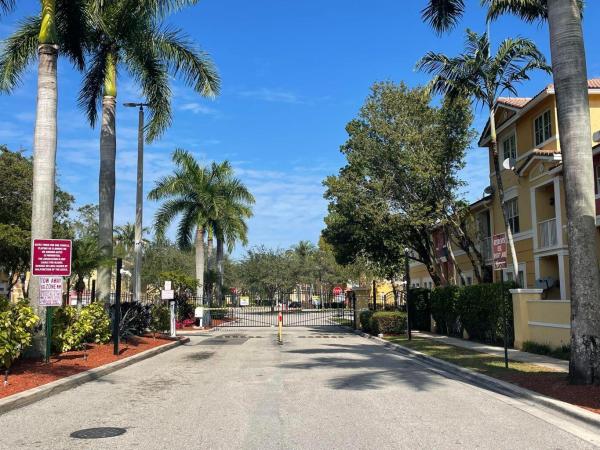 Shoma Courtyards At Royal Palm Beach, 1128 Shoma Dr, Royal Palm Beach, Florida 33414, image 2