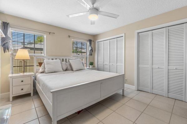 Sugar Pond Manor, 1055 Raintree Ln, Wellington, Florida 33414, image 2
