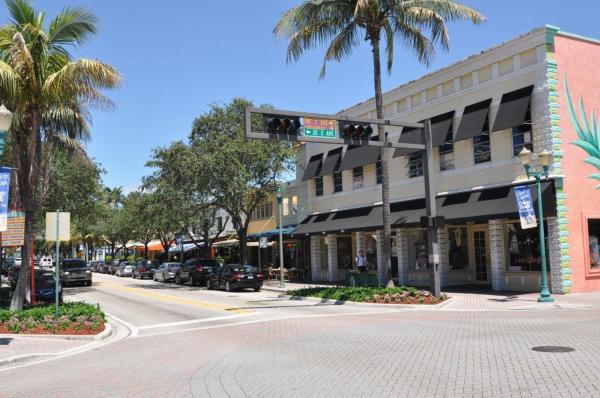 City Walk At Pineapple Grove, 200 NE 2nd Ave #312, Delray Beach, Florida 33444, image 3