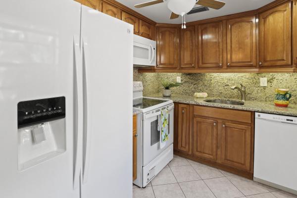 Burgundy At Kings Point, 21 Burgundy A, Delray Beach, Florida 33484, image 2