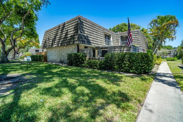 Glenwood Townhomes, 603 6th Ter, Palm Beach Gardens, Florida 33418, image 1