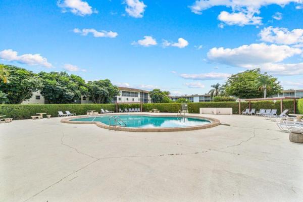 Village Green 4, 2000 Springdale Blvd #115, Palm Springs, Florida 33461, image 1