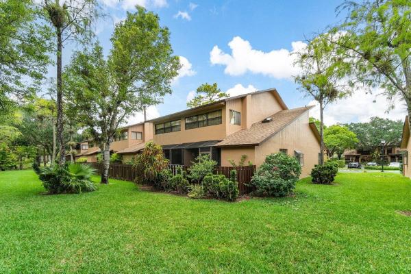 Bonaire Village At Woodmont, 7760 NW 79th Ave #D8, Tamarac, Florida 33321, image 1