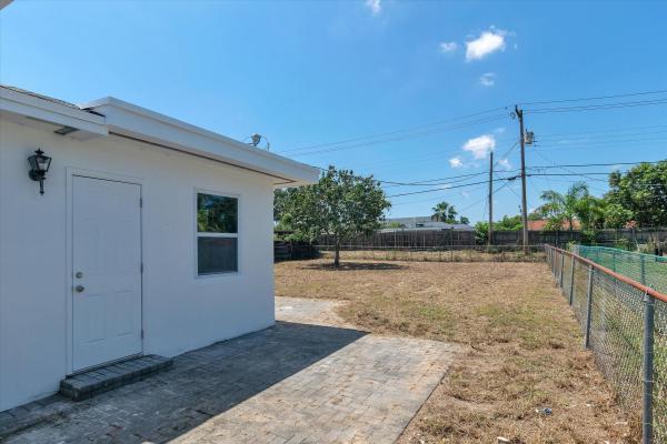 Country Club Park, 934 Macy St, West Palm Beach, Florida 33405, image 2