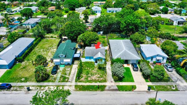 Tourist Nook Delray, 228 NW 8th Ave, Delray Beach, Florida 33444, image 1