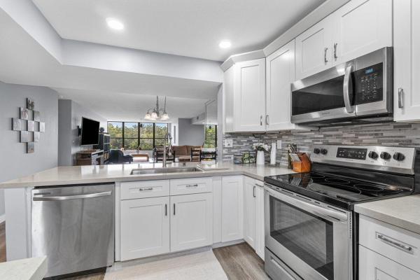 Applewood Village 4, 2908 S Carambola Cir #401, Coconut Creek, Florida 33066, image 1