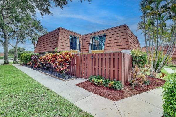 Lakeside Townhomes, 1560 Masters Cir 182, Delray Beach, Florida 33445, image 1